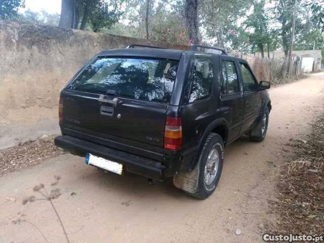 Opel Frontera 2.8 — photo 2