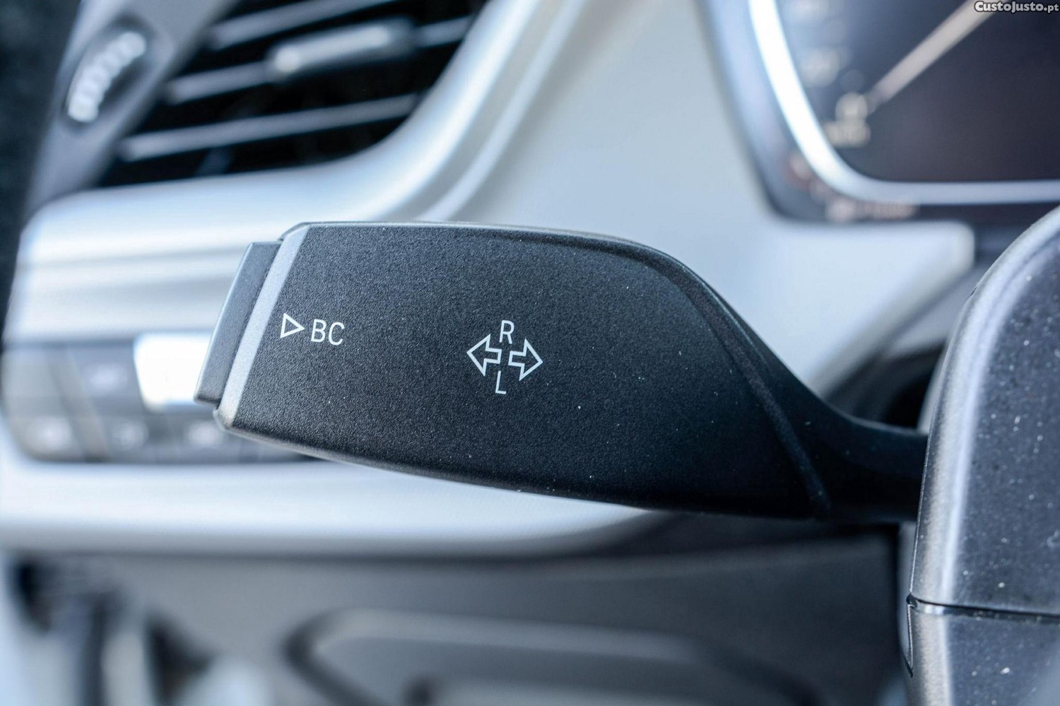 BMW 116 d Advantage — fotografia 10