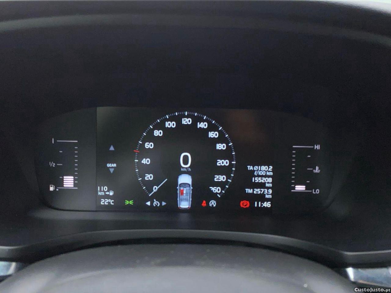 Volvo V60 D3 Momentum — fotografia 3