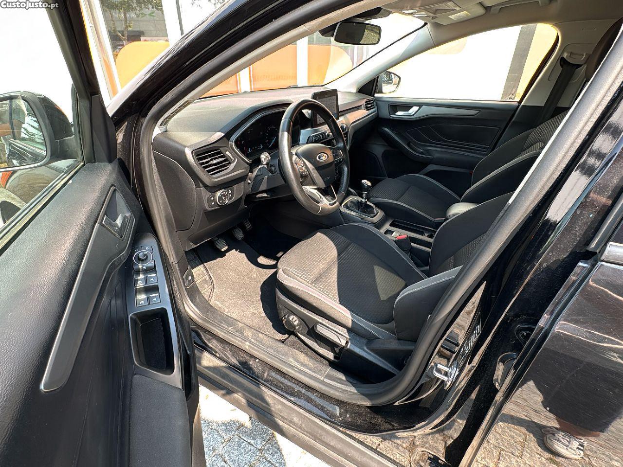 Ford Focus SW 1.0 EcoBoost Connected — fotografia 8