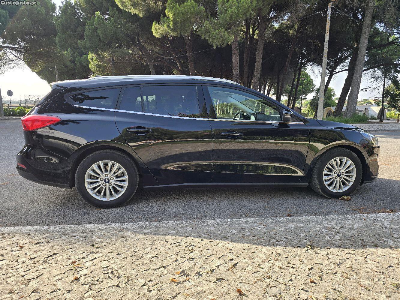 Ford Focus Titanium — fotografia 4