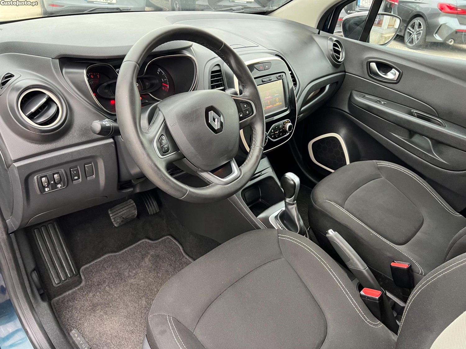 Renault Captur Automático — fotografia 15
