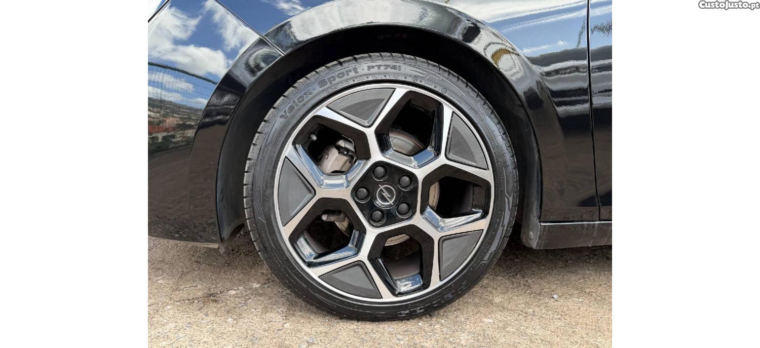 Opel Astra GS 1.2 T 130cv — fotografia 4