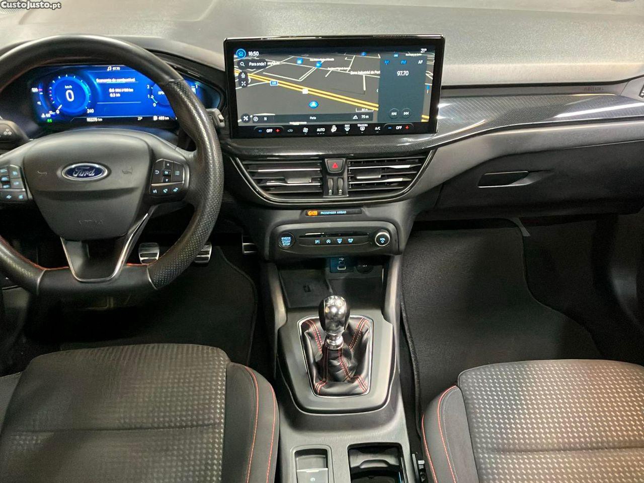 Ford Focus 1.0 EcoBoost MHEV ST-Line — fotografia 14