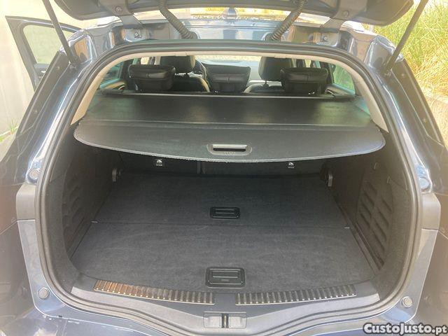 Renault Mégane 1.5 Blue dCi Limited — fotografia 3