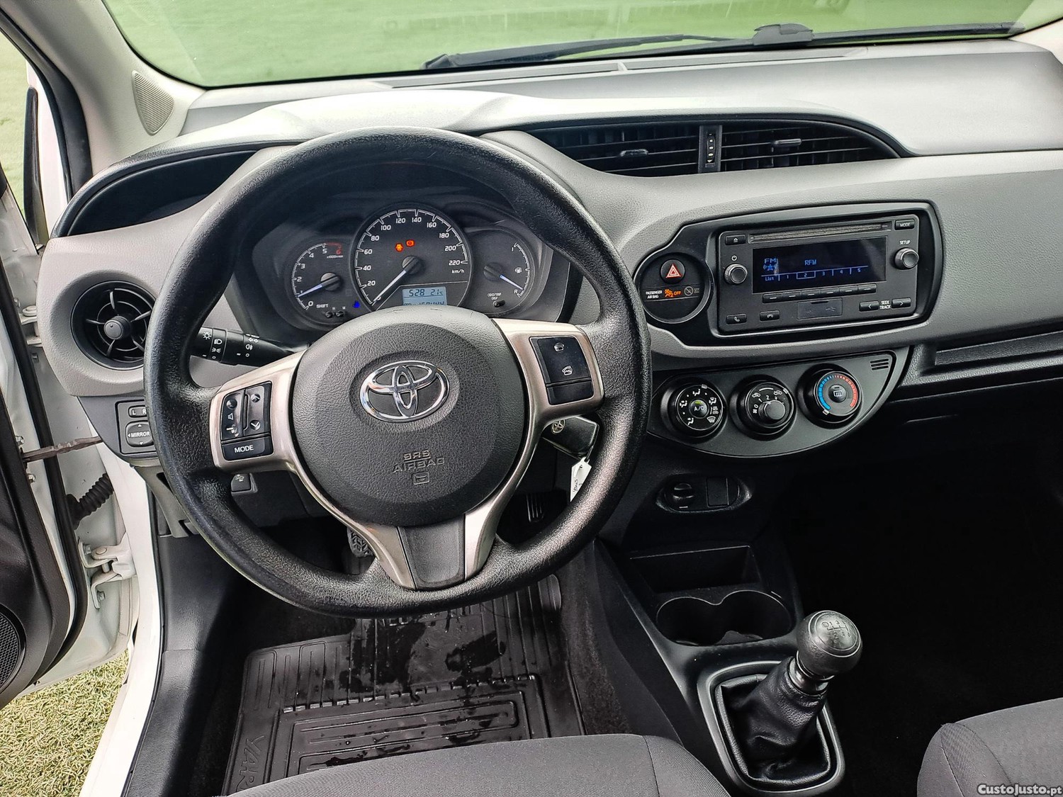 Toyota Yaris 1.4 D4D 90CV COMERCIAL 2018 — fotografia 11