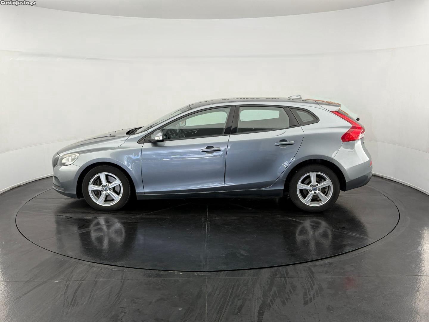 Volvo V40 2.0 — fotografia 13