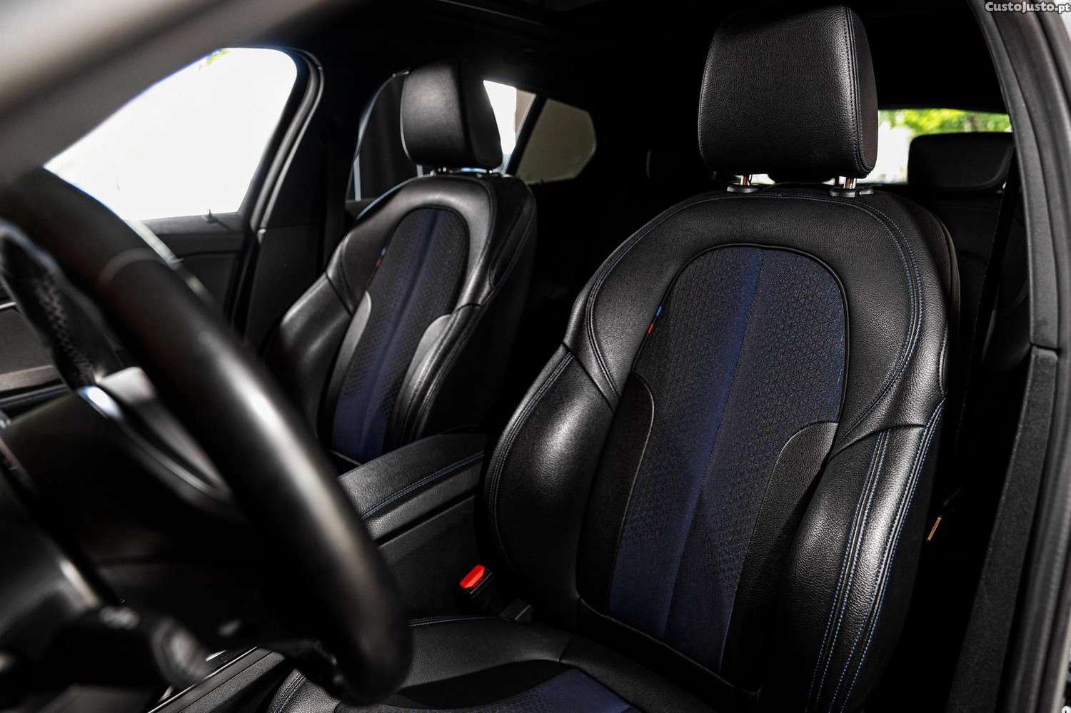 BMW 118 i Pack Desportivo M Auto — fotografia 8