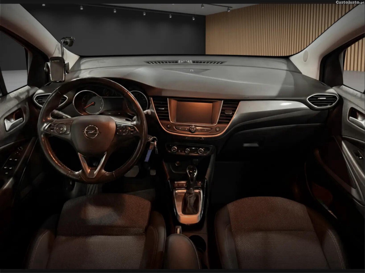 Opel Crossland X 1.2 T Innovation Aut. — fotografia 3