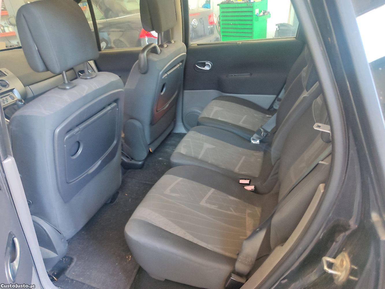 Renault Scénic 1.5Dci — fotografia 4