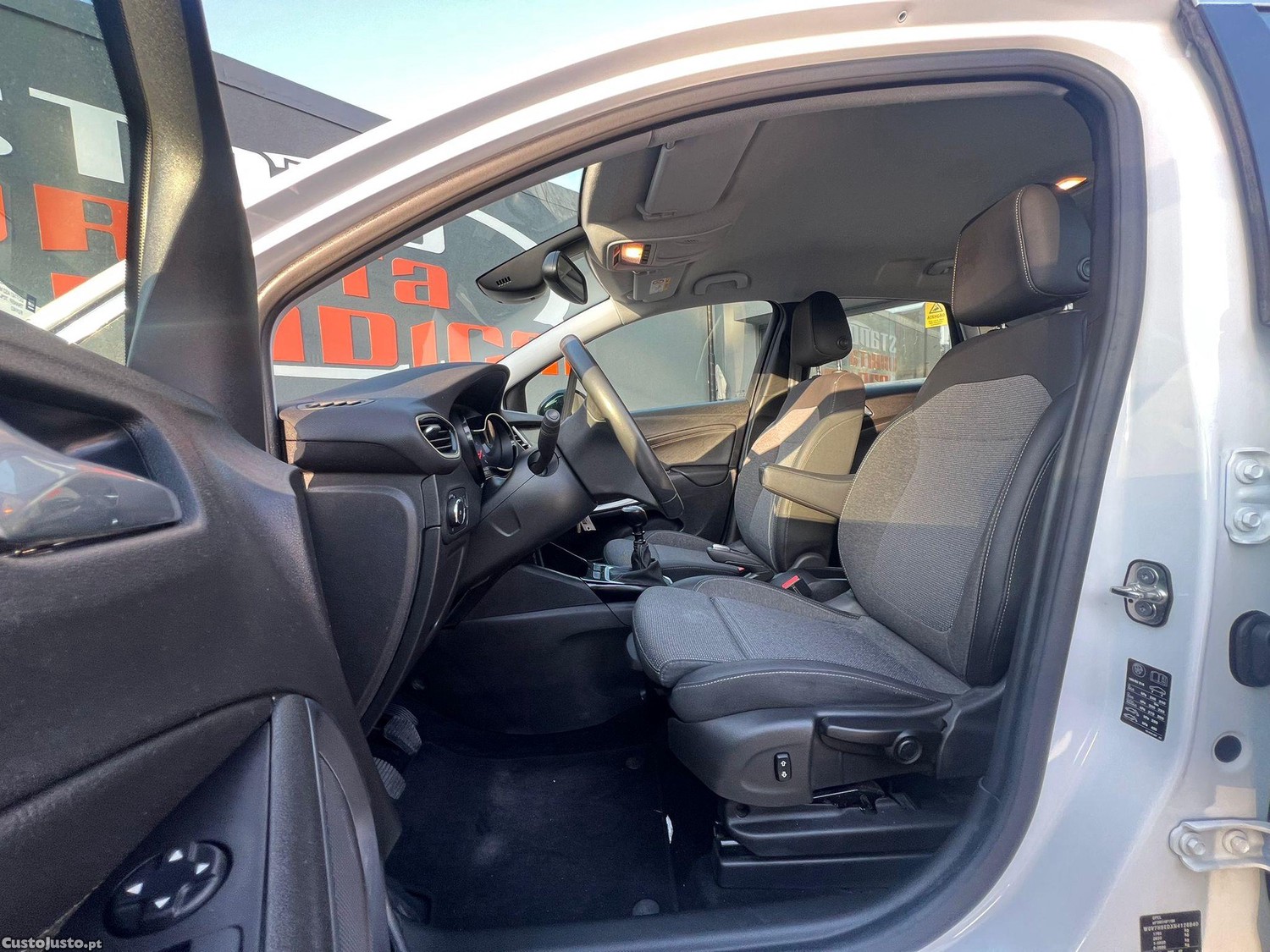 Opel Crossland X 1.2 T Elegance — fotografia 2