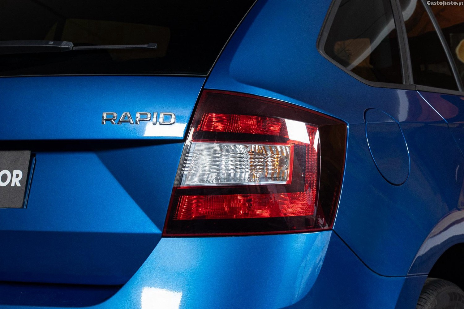 Skoda Rapid 1.4 TDi Ambition DSG — fotografia 21