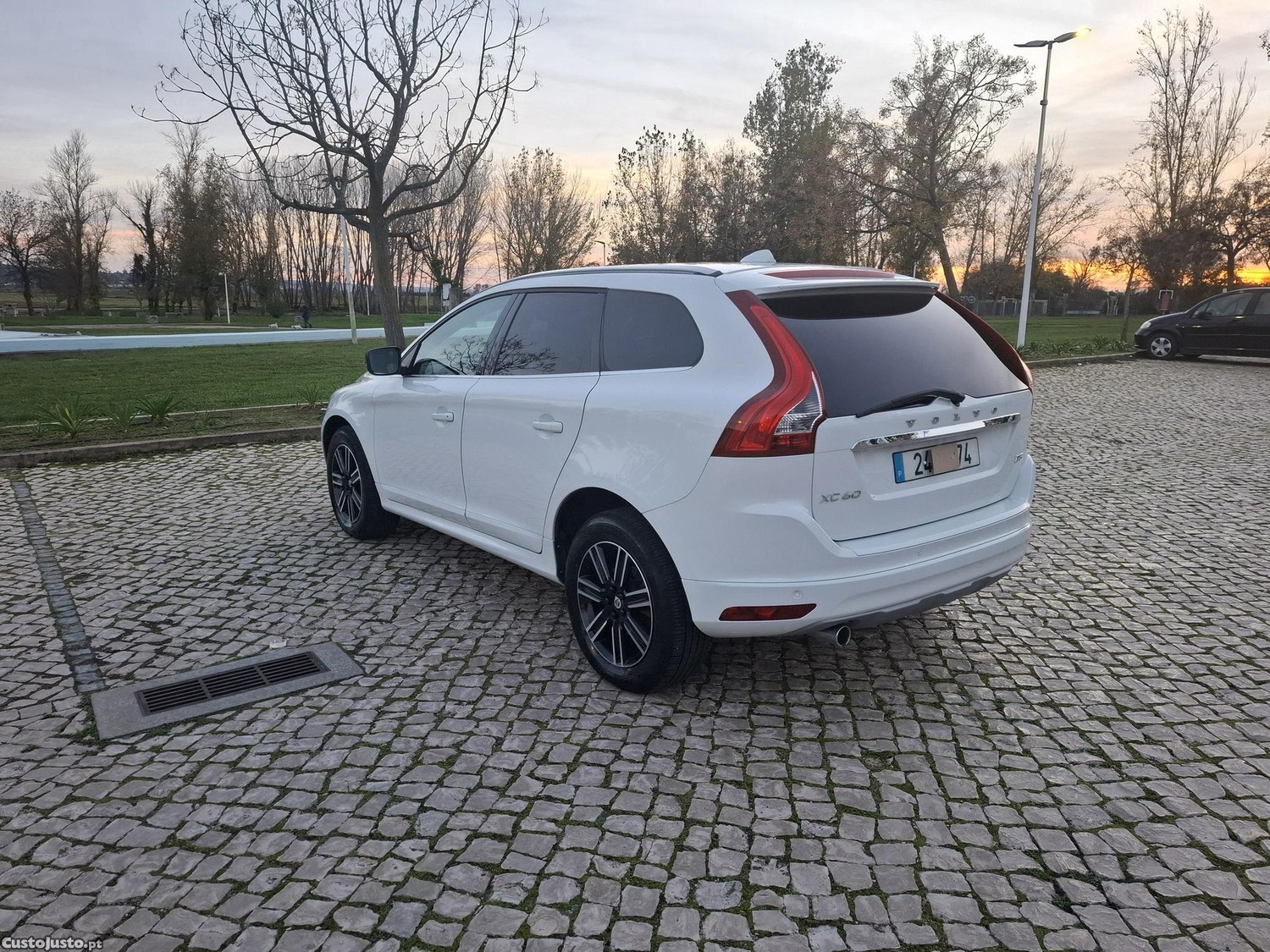Volvo XC60 2.0 D3 Dynamic - 17 — photo 3