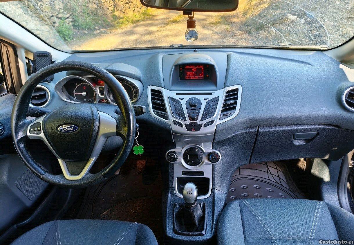Ford Fiesta 1.4 tdci — fotografia 3