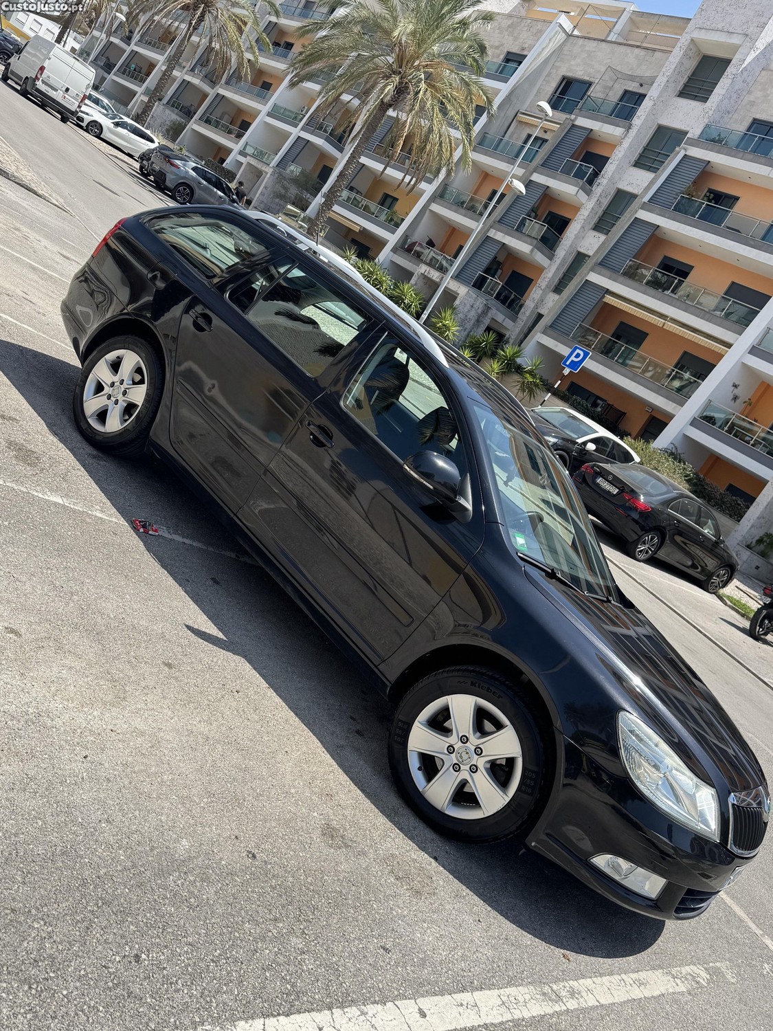 Skoda Octavia 1.6TDI 105cv c/ histórico — fotografia 9