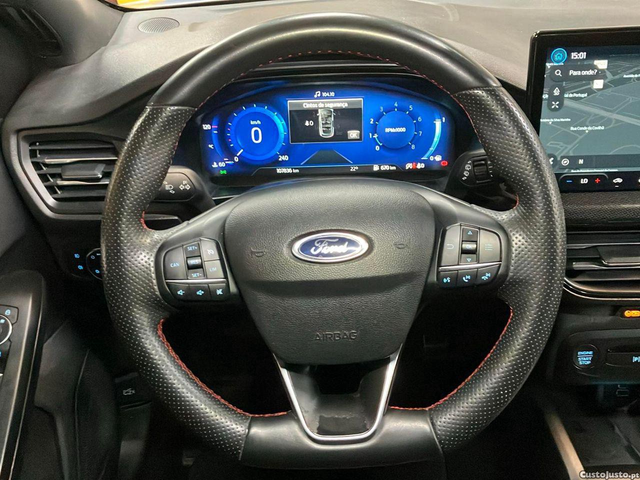 Ford Focus 1.0 EcoBoost MHEV ST-Line — fotografia 15