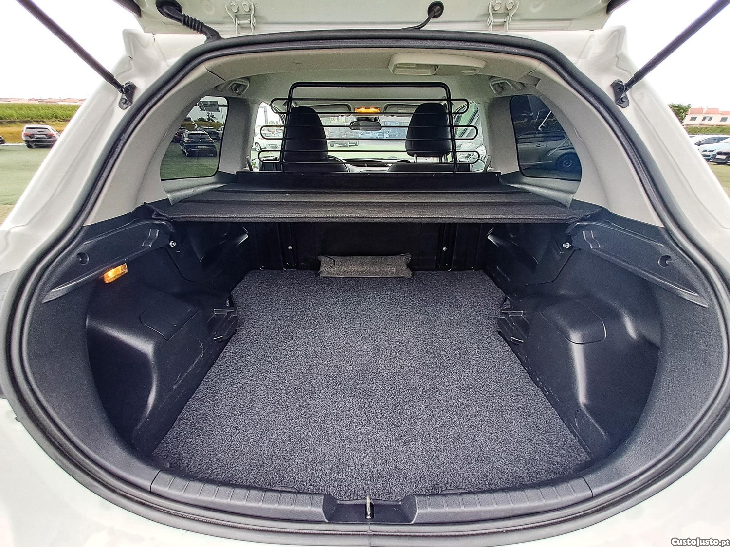 Toyota Yaris 1.4 D4D 90CV COMERCIAL 2018 — fotografia 2