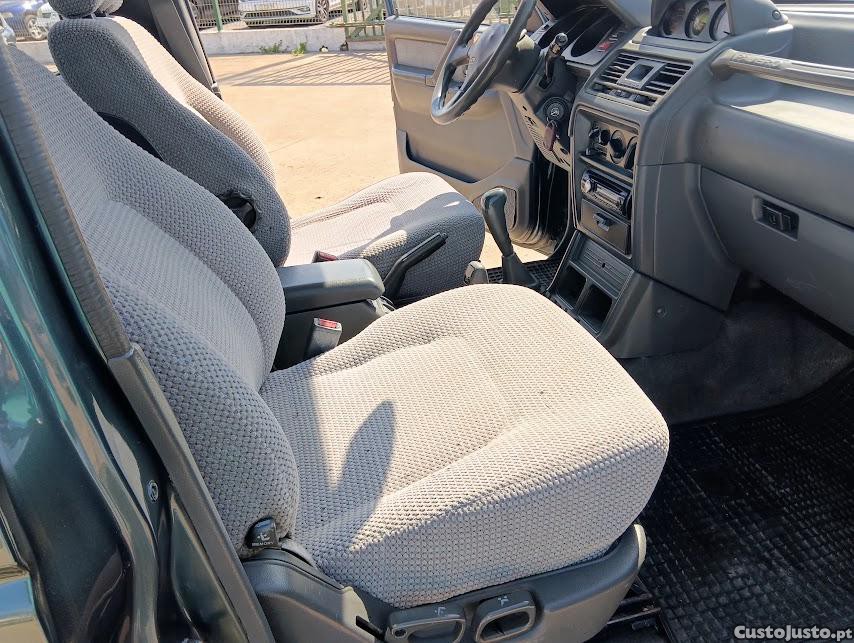 Mitsubishi Pajero 2.8 GLS SPORT 4X4 — fotografia 6