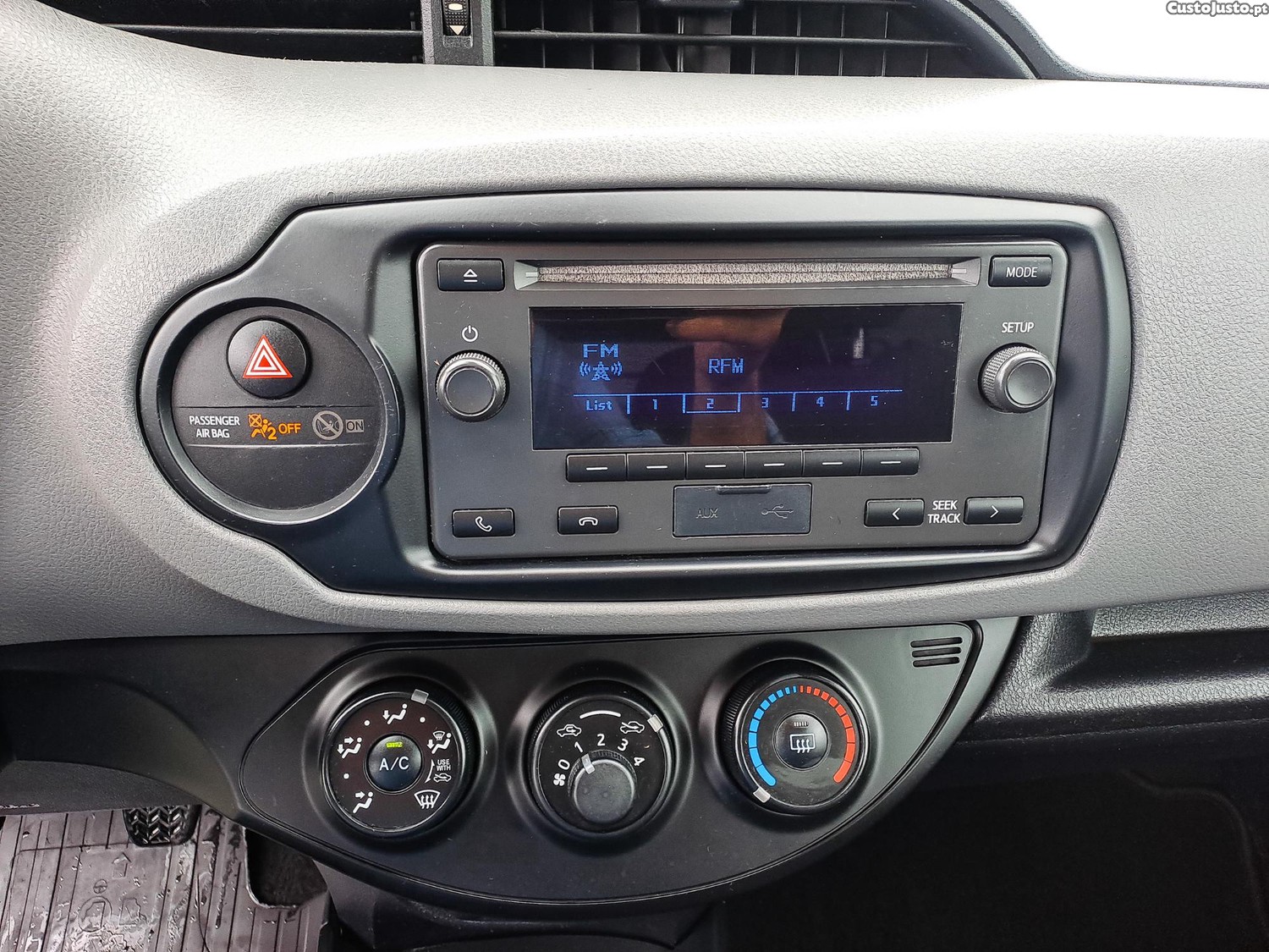 Toyota Yaris 1.4 D4D 90CV COMERCIAL 2018 — fotografia 9