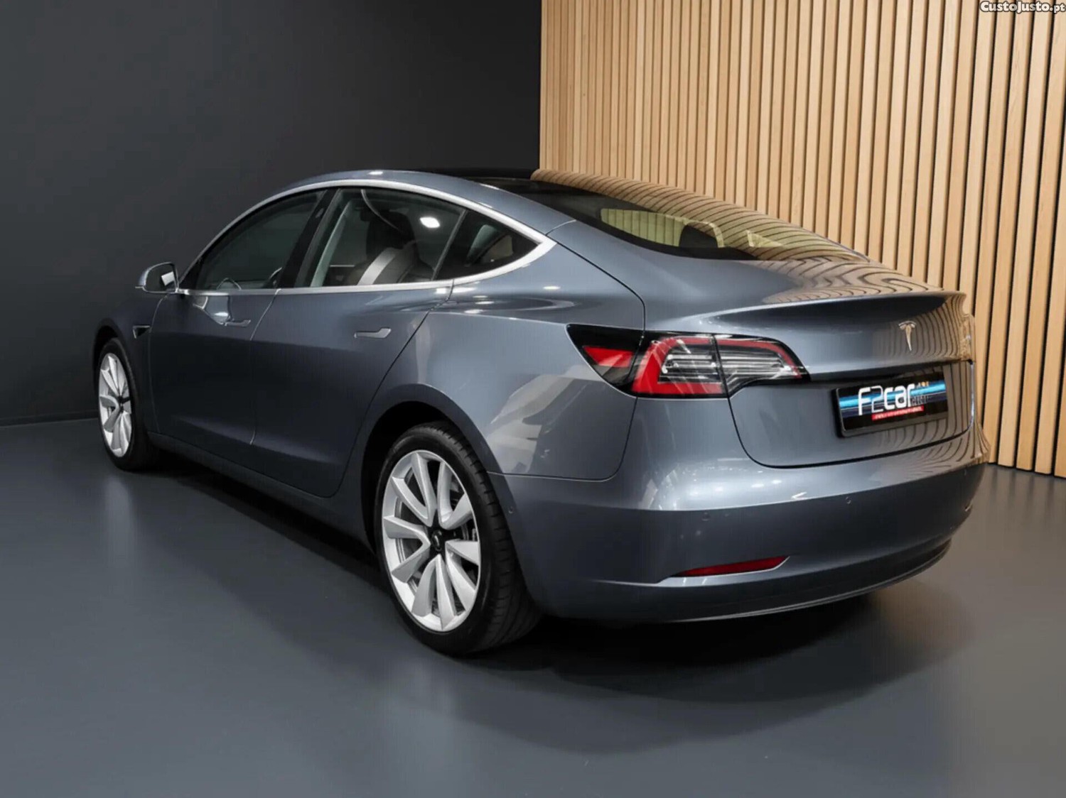 Tesla Model 3 Standard Range Plus RWD — fotografia 6