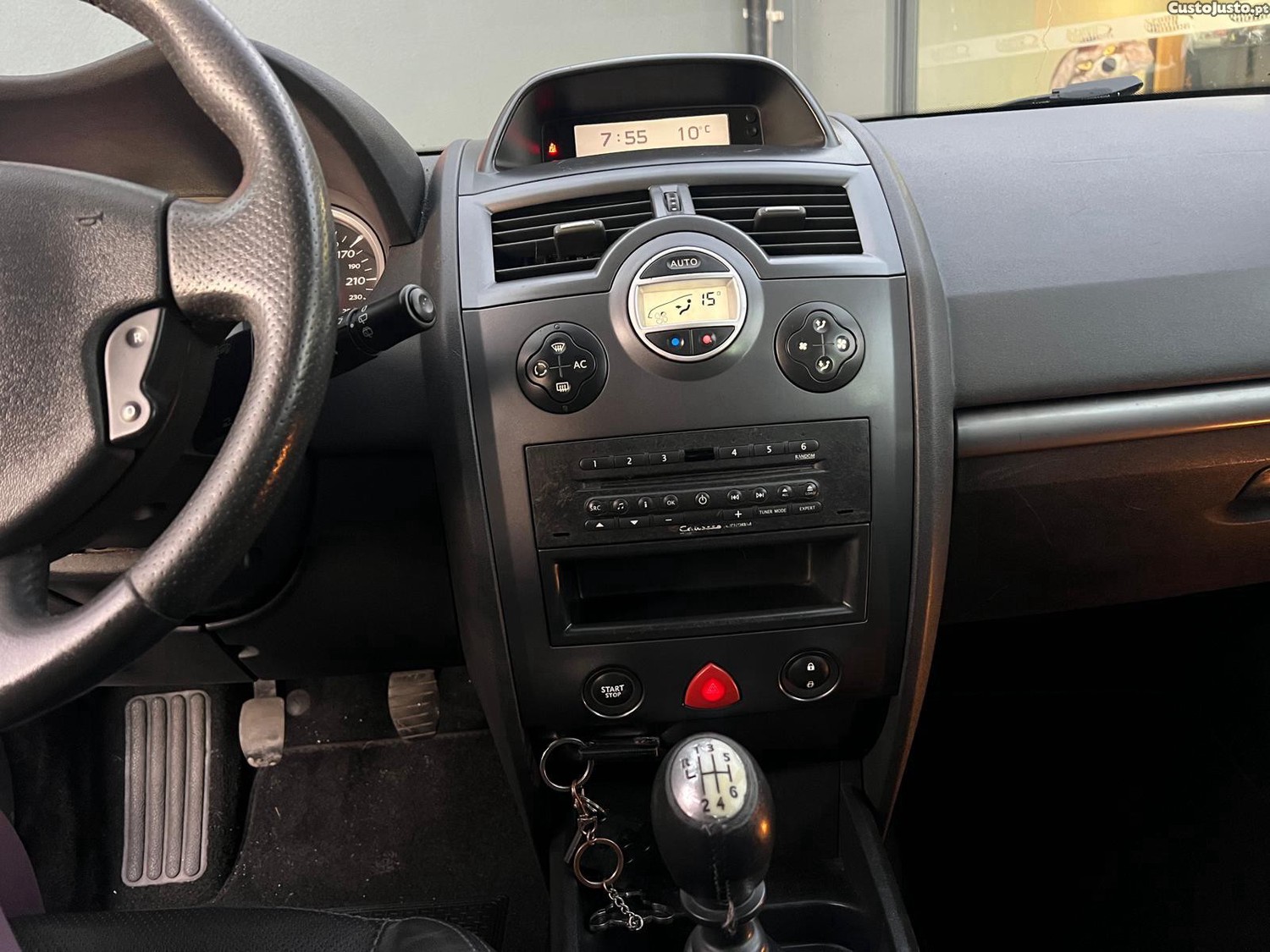 Renault Mégane Break 1.5 dCi Confort — fotografia 10