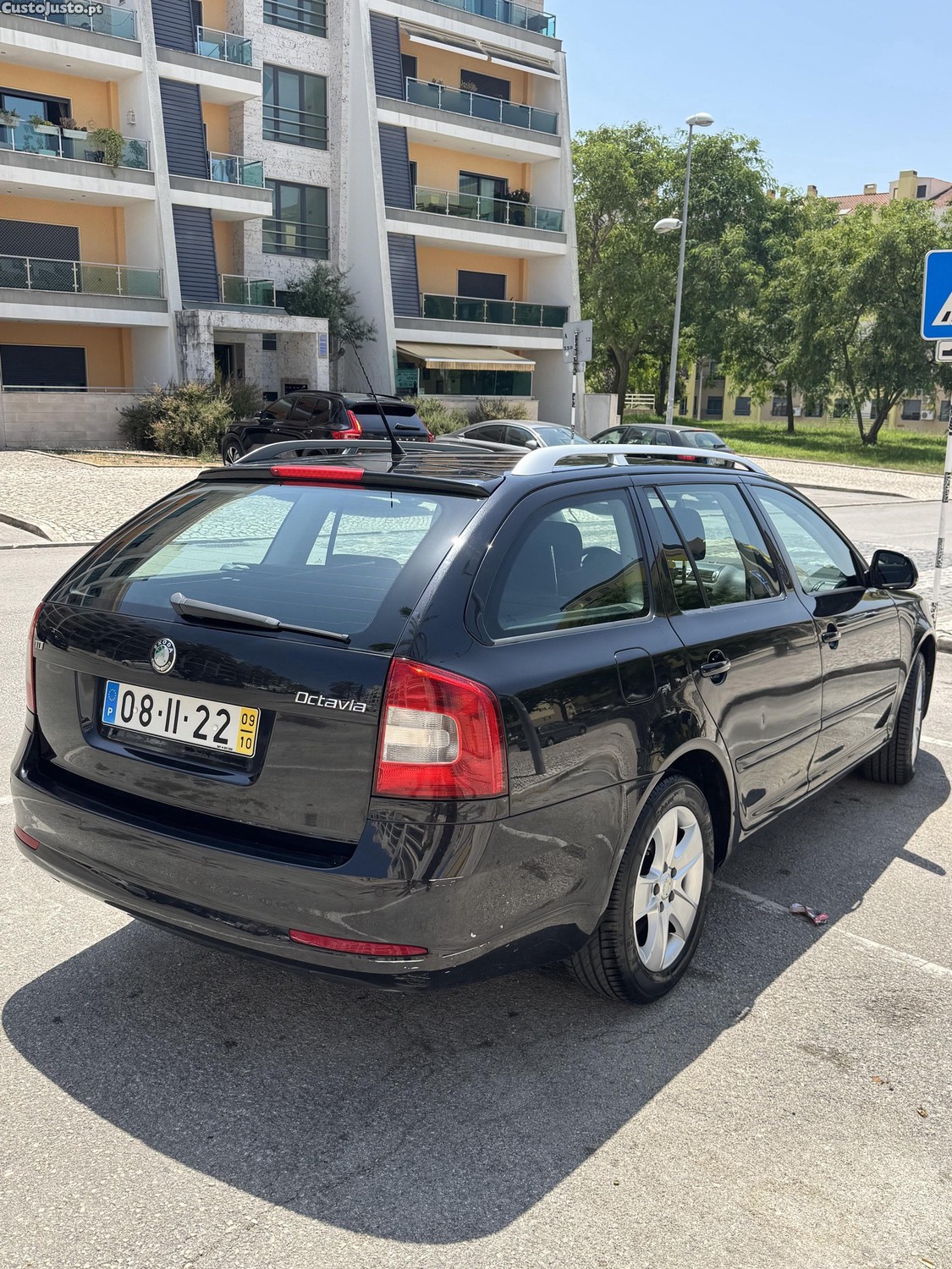 Skoda Octavia 1.6TDI 105cv c/ histórico — fotografia 7
