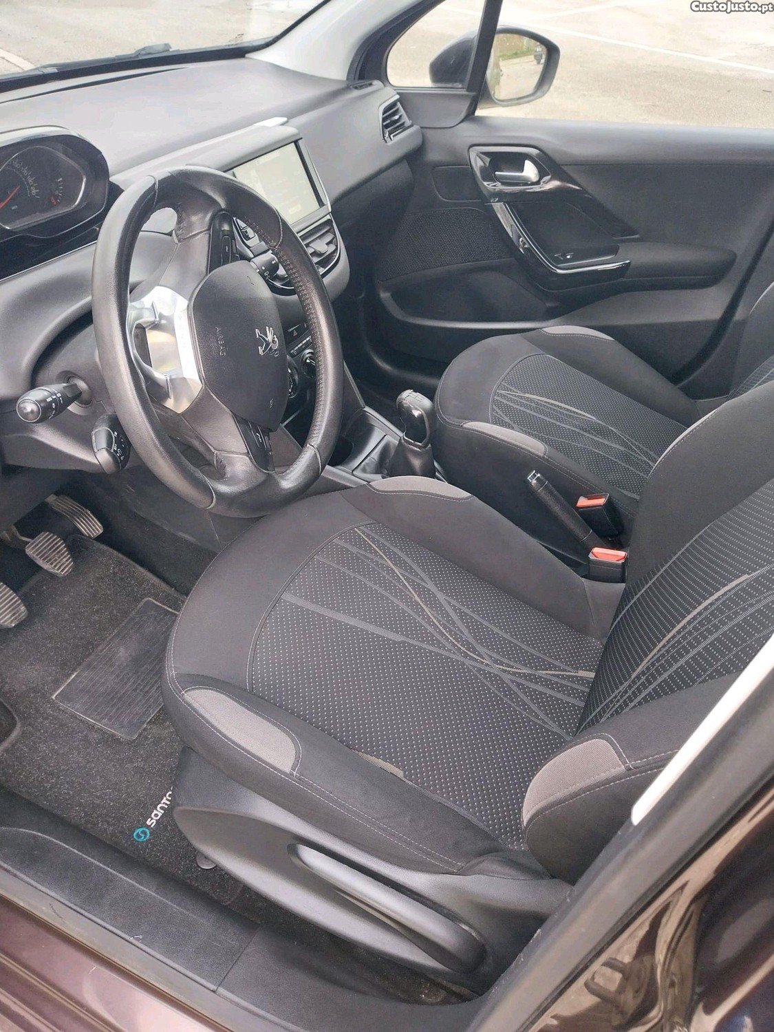 Peugeot 208 1.2 VTI — fotografia 4