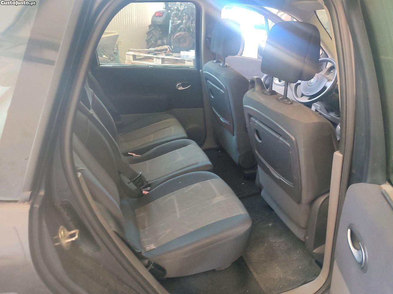Renault Scénic 1.5Dci — fotografia 3