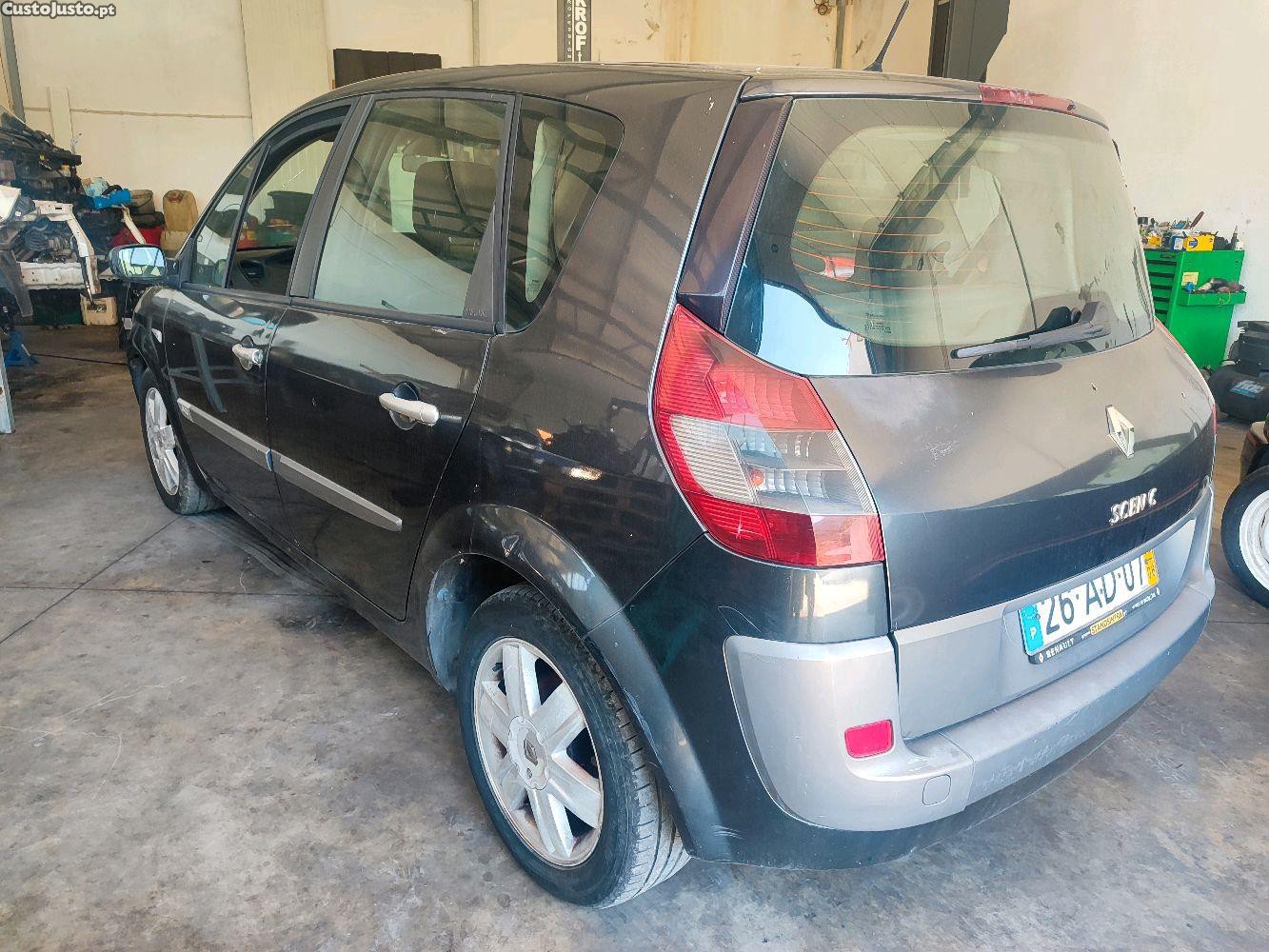 Renault Scénic 1.5Dci — fotografia 9