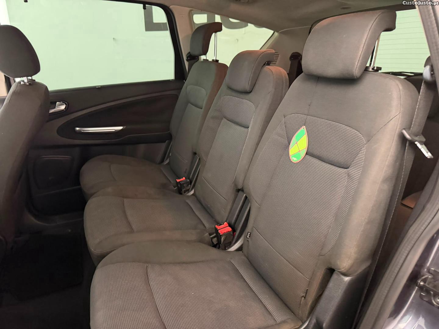 Ford S-Max 2.0TDCI 7L — fotografia 2
