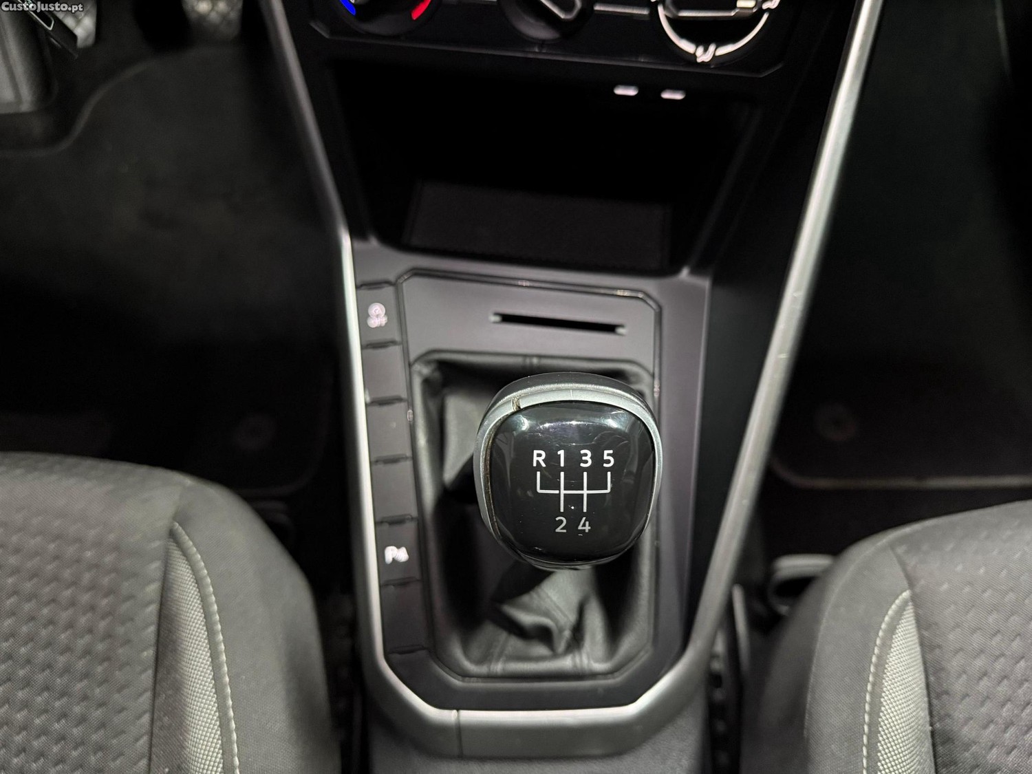 Volkswagen Taigo 1.0 TSI Life — fotografia 8