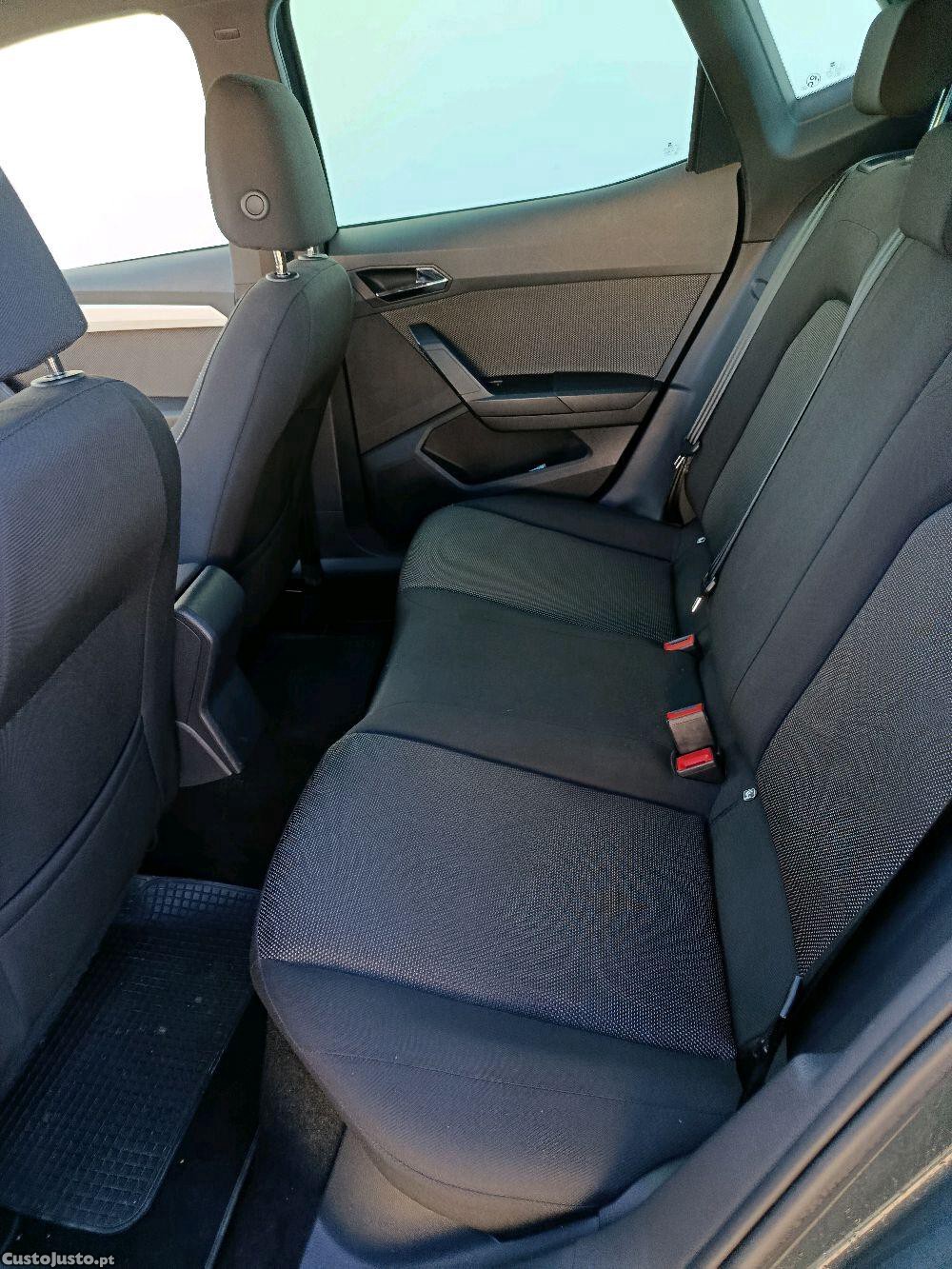 SEAT Arona 1.0 tsi 116 CV XCELENCE DSG — fotografia 2