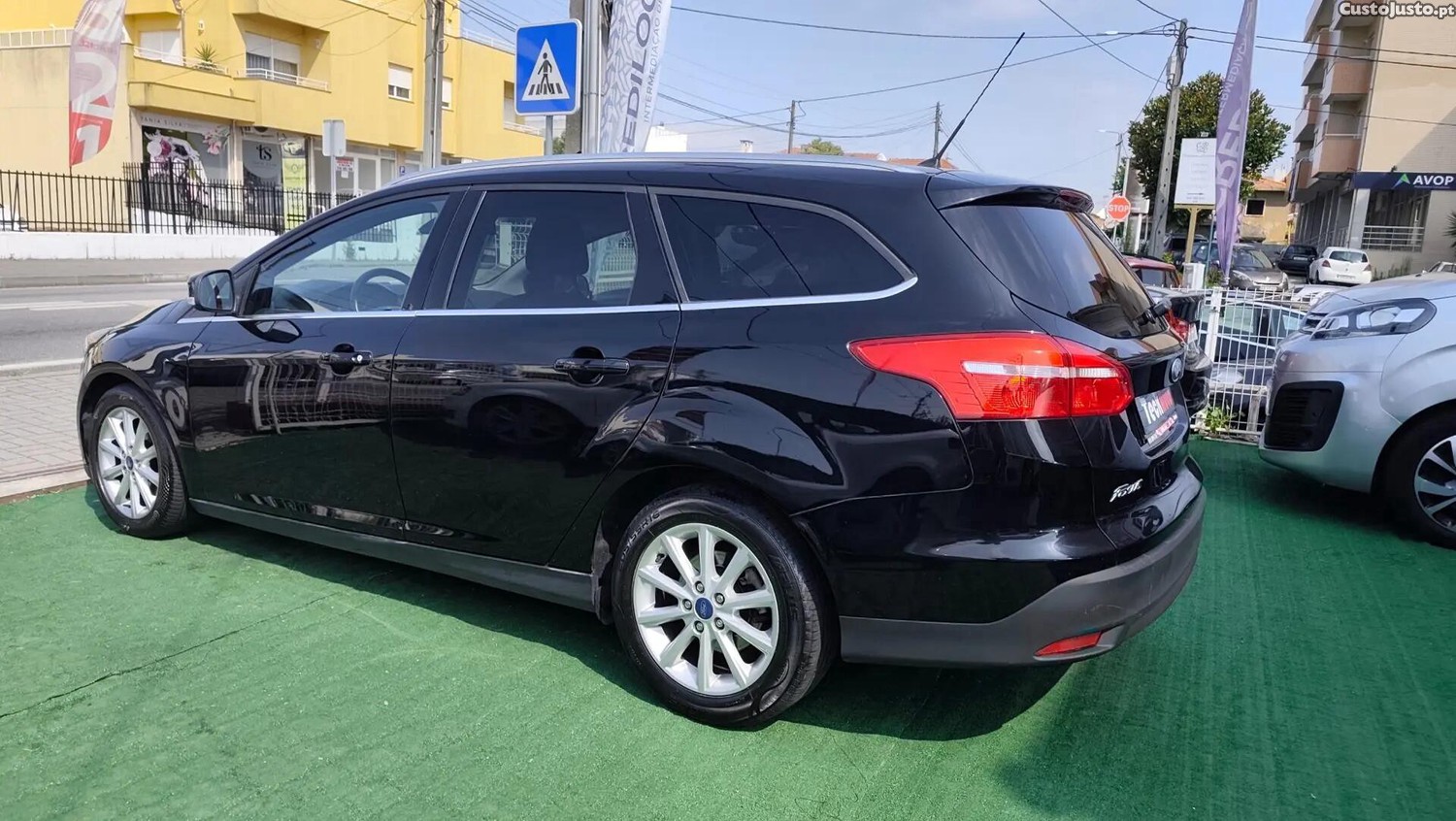 Ford Focus 1.5 TDCi Titanium ECOnetic — fotografia 18
