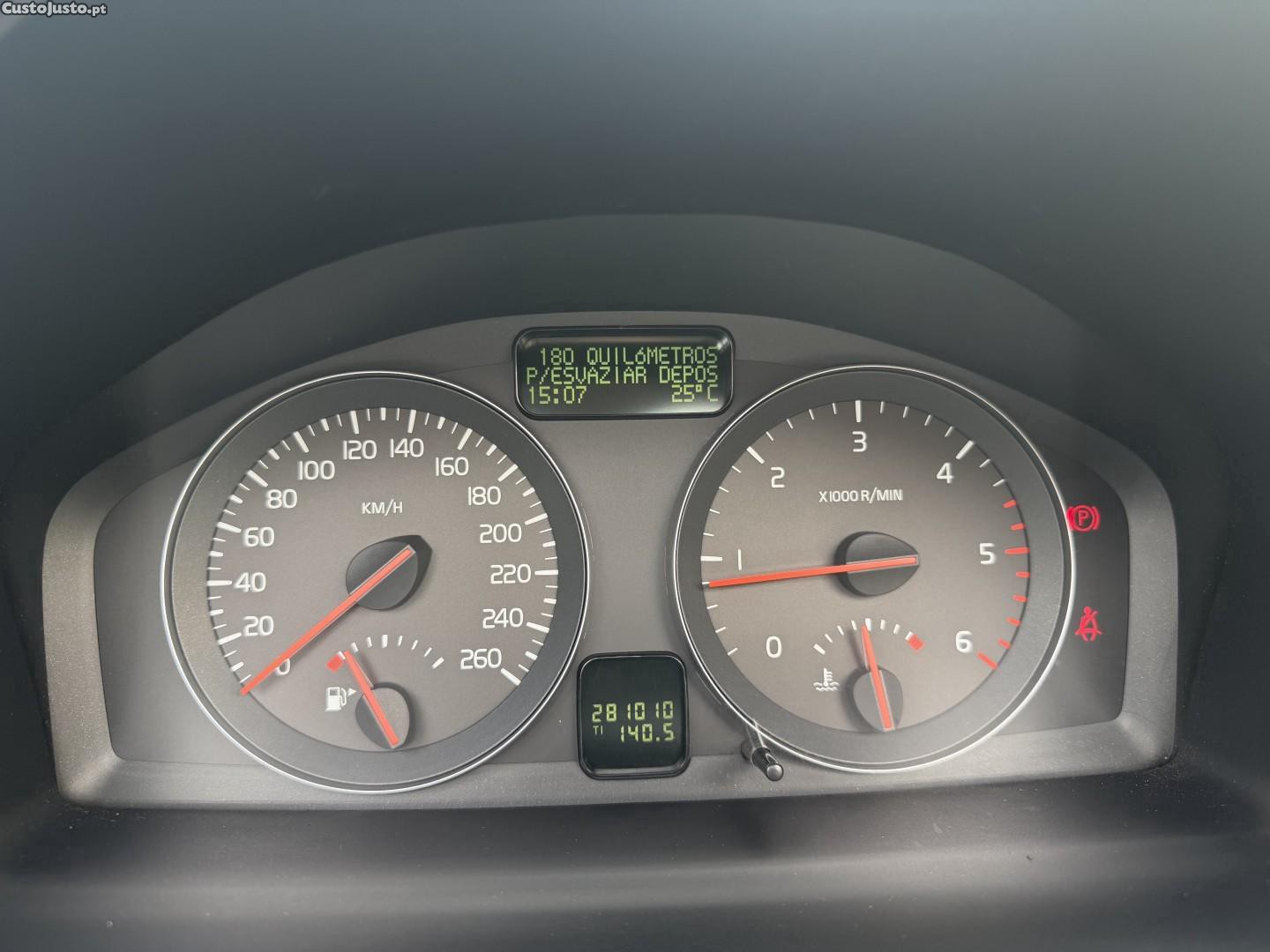 Volvo C70 2.0 D Momentum — fotografia 6