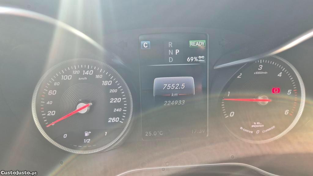 Mercedes-Benz C 300 H — fotografia 4