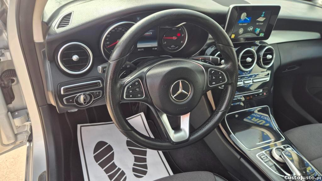 Mercedes-Benz C 300 H — fotografia 5