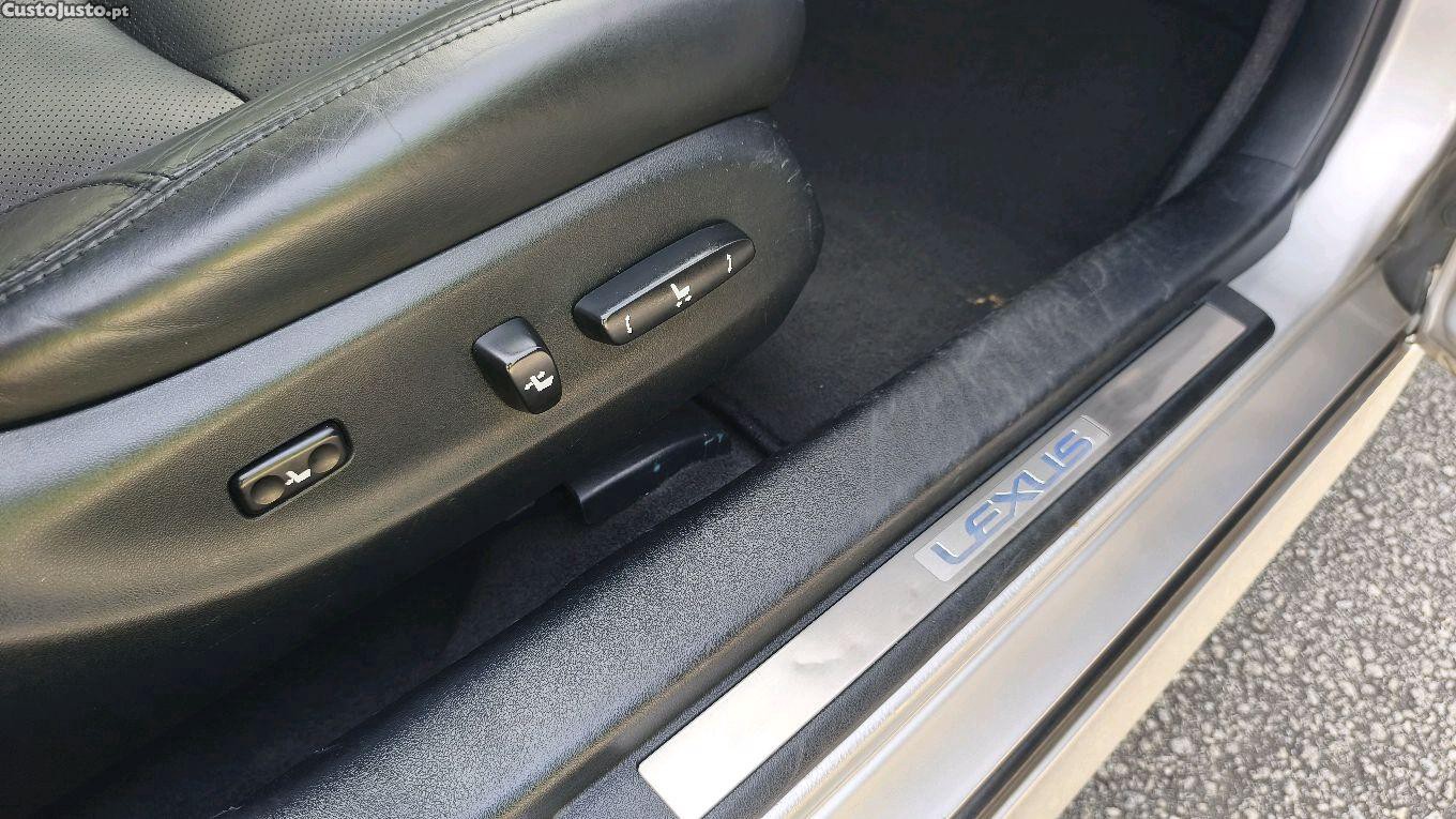 Lexus IS Luxury Fuul Extras — fotografia 7
