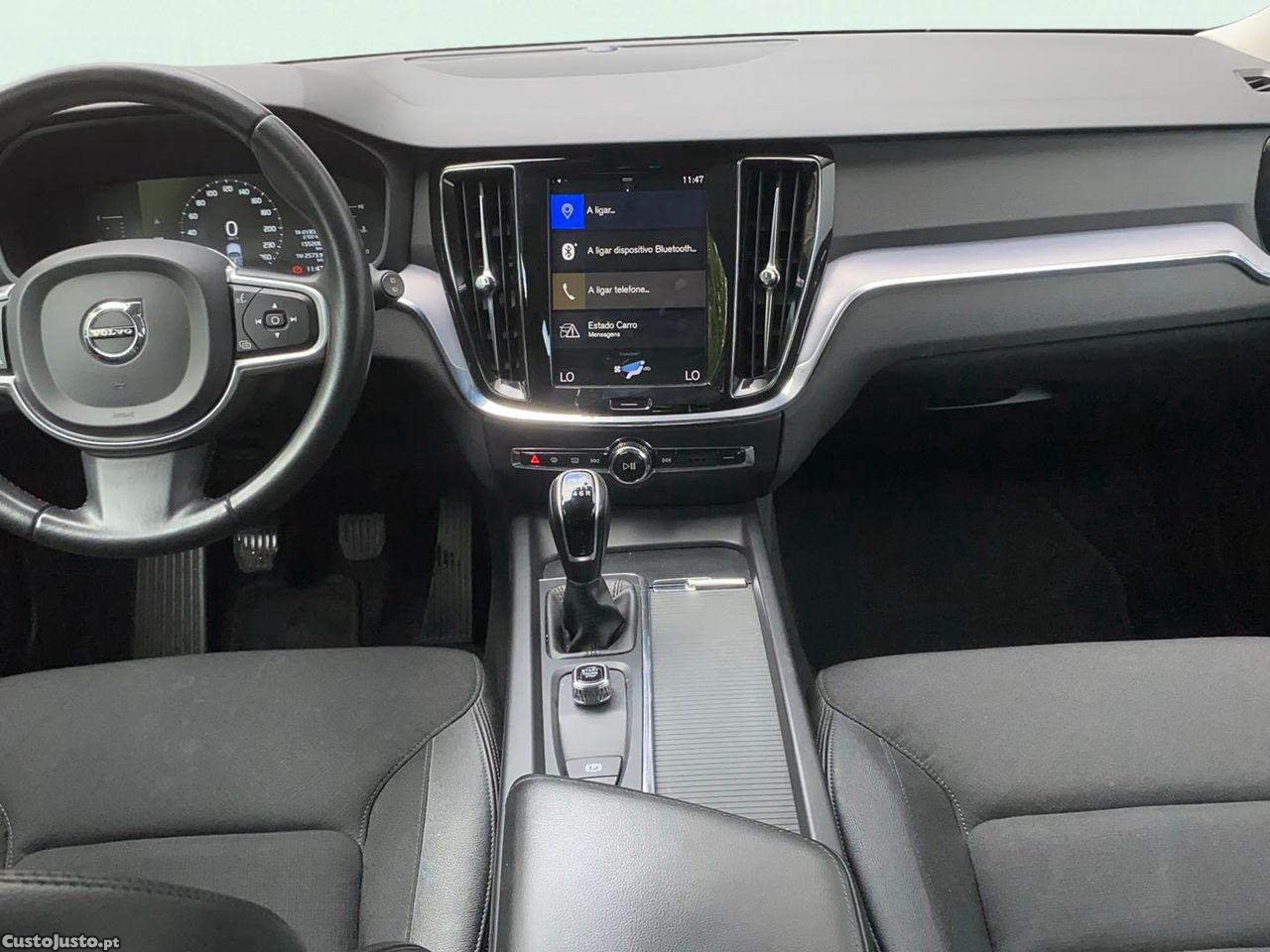 Volvo V60 D3 Momentum — fotografia 2