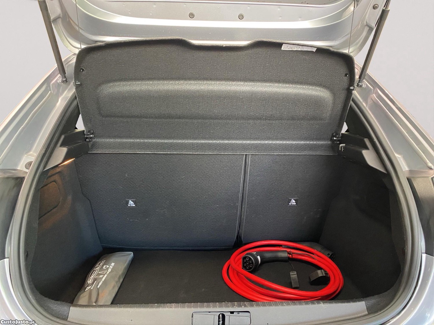 Peugeot 208 50 kWh Active — fotografia 3