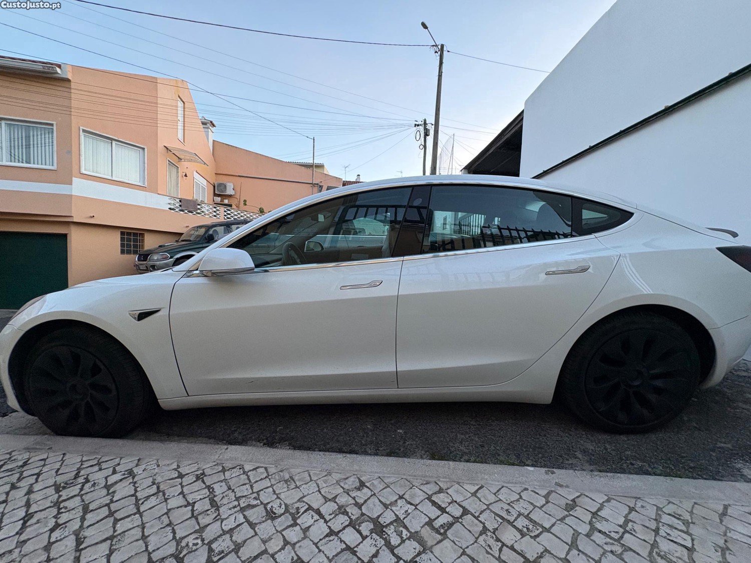 Tesla Model 3 3 — fotografia 2