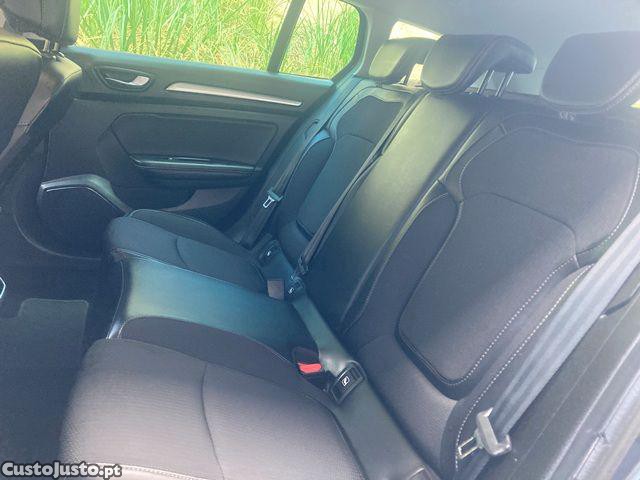 Renault Mégane 1.5 Blue dCi Limited — fotografia 4