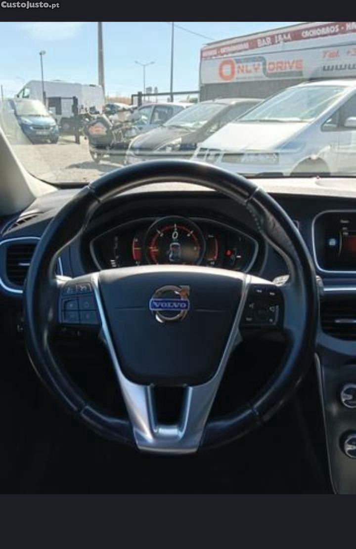 Volvo V40 D2 — fotografia 4