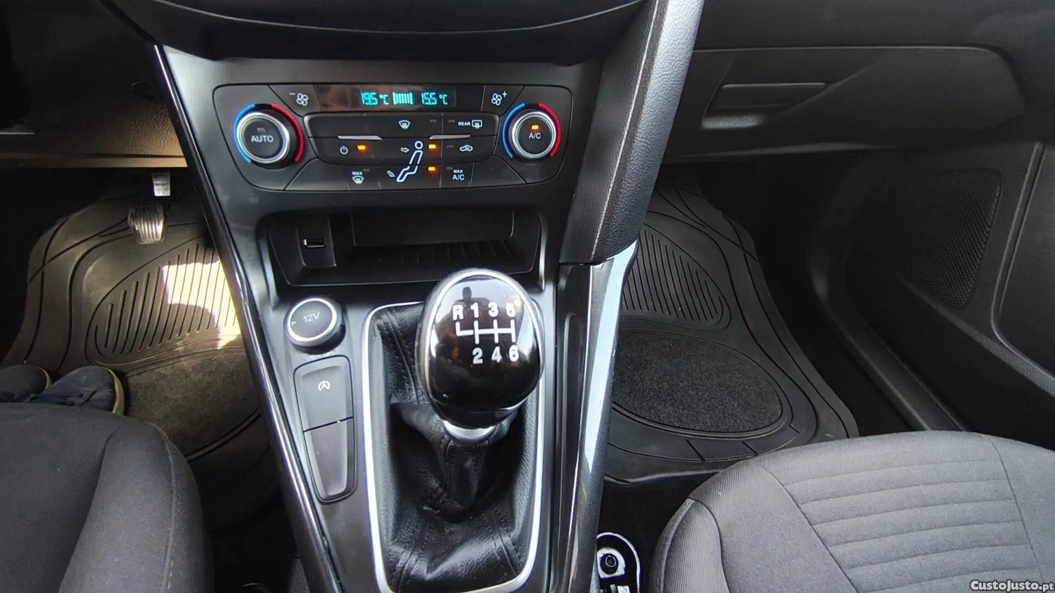 Ford Focus 1.5 TDCi Titanium ECOnetic — fotografia 6