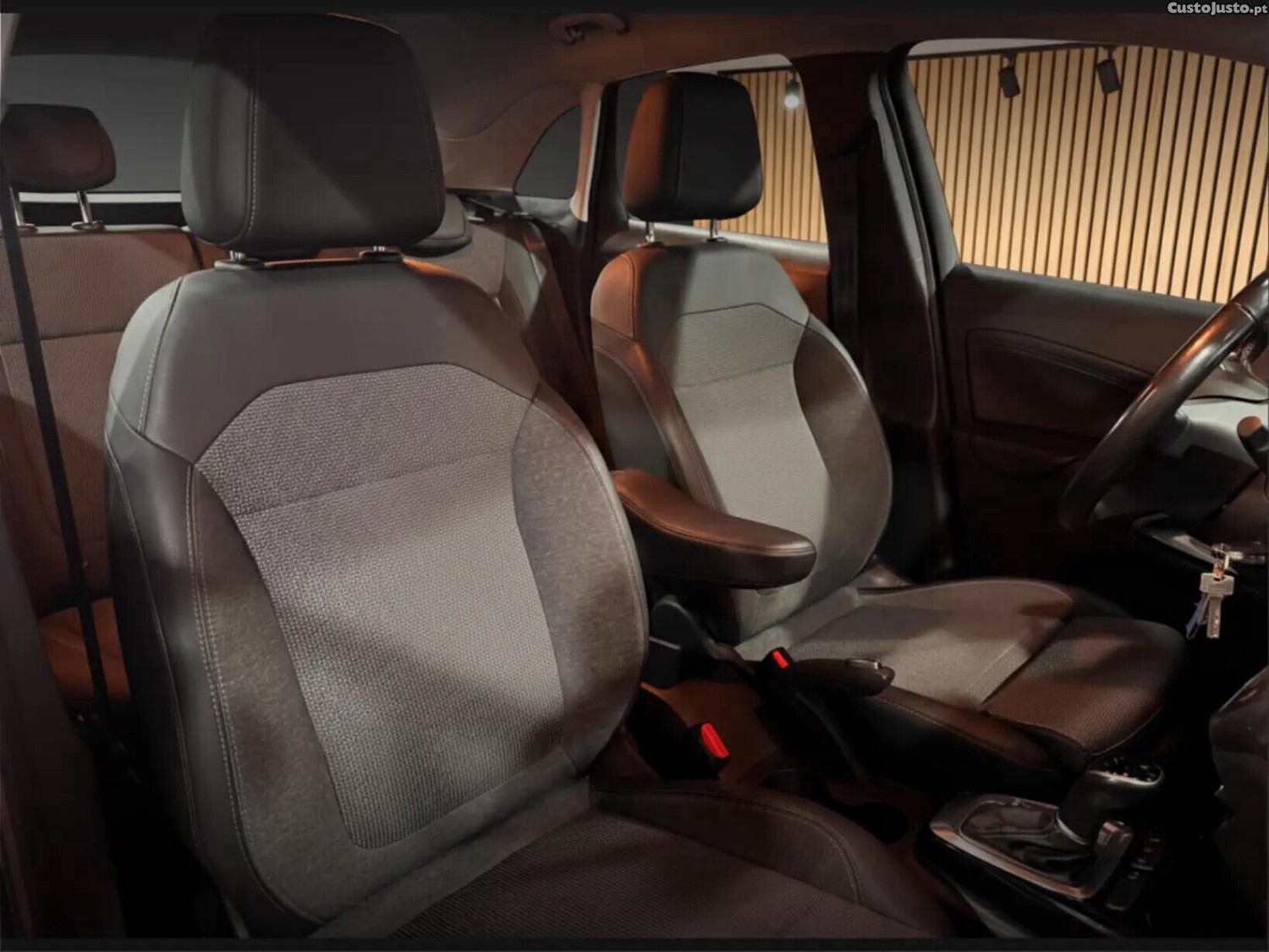 Opel Crossland X 1.2 T Innovation Aut. — fotografia 2