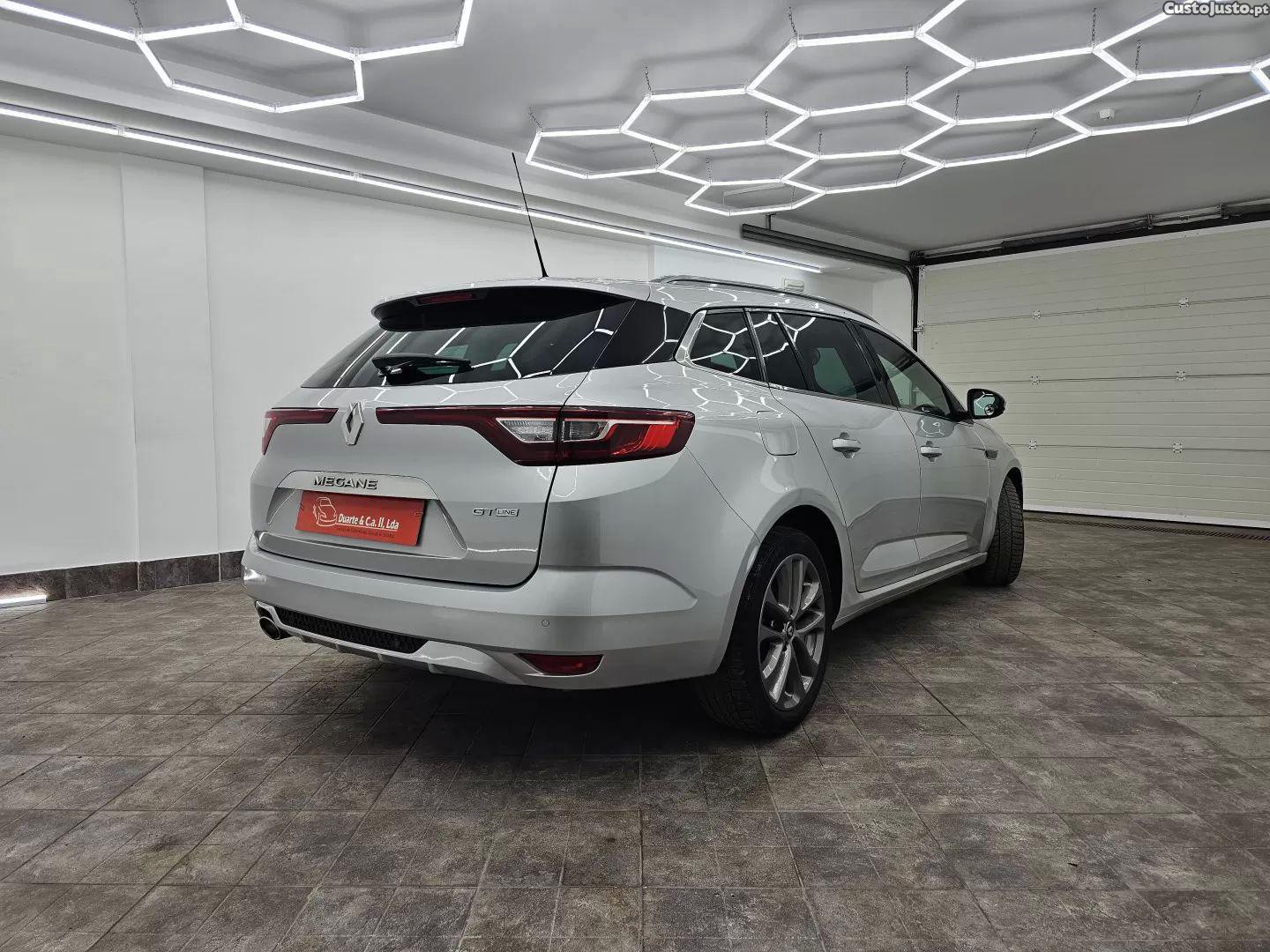 Renault Mégane 1.5 blue dci gt line edc — fotografia 14