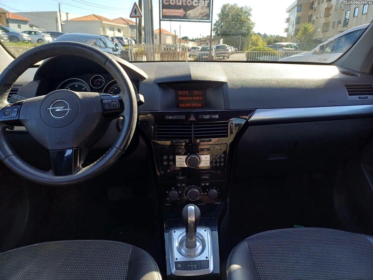 Opel Astra caixaautomatica Nacional — fotografia 8