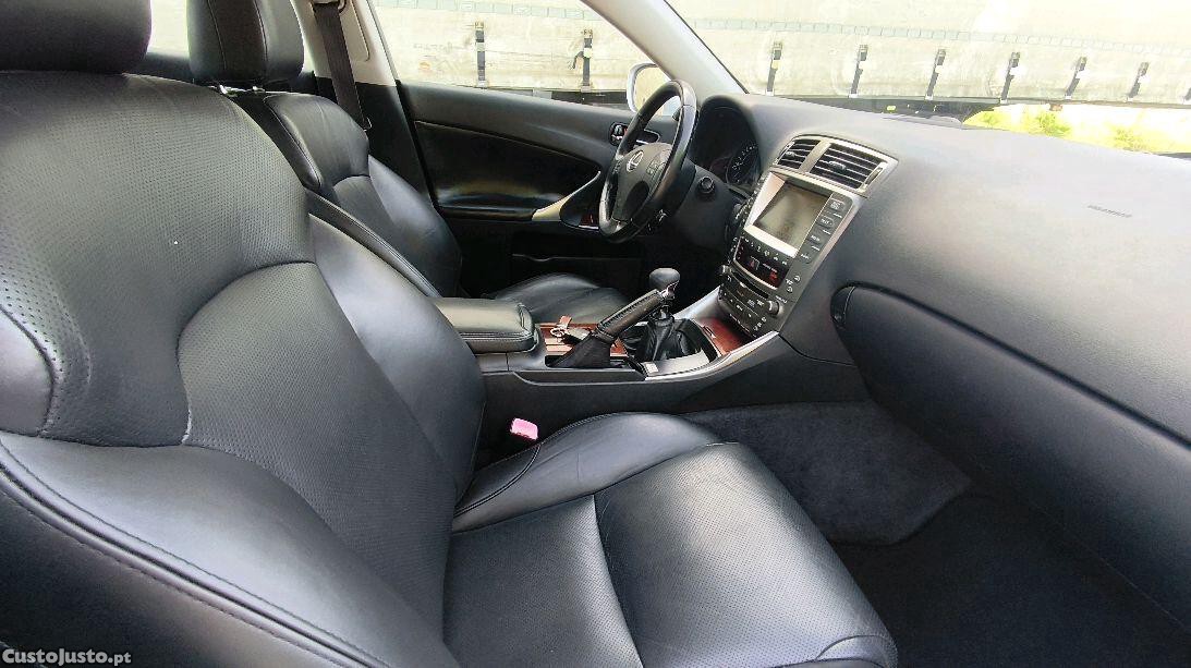 Lexus IS Luxury Fuul Extras — fotografia 4
