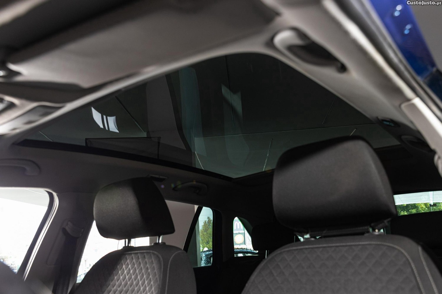 Skoda Rapid 1.4 TDi Ambition DSG — fotografia 8