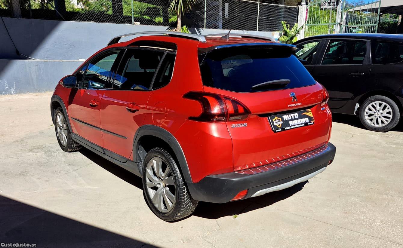 Peugeot 2008 1.2 PureTech Allure — fotografia 12