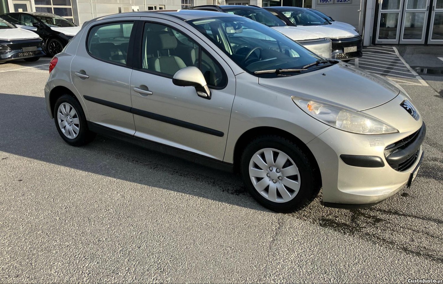 Peugeot 207 1.4 — fotografia 2